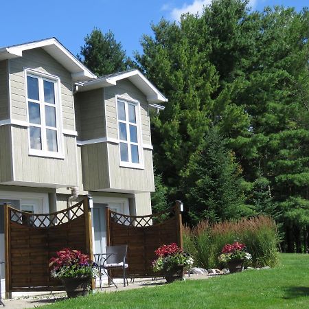 Auberge Aux Deux Pères Magog Exterior foto