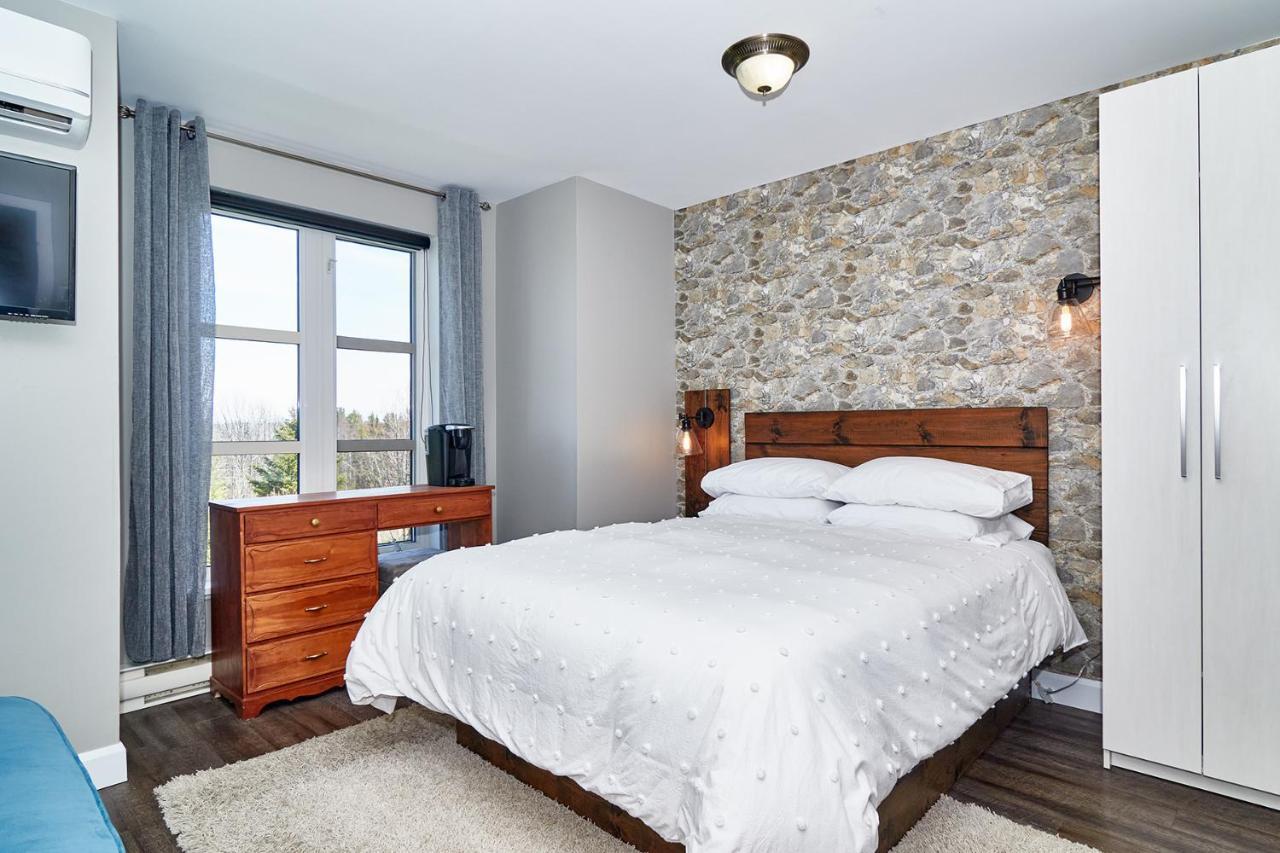 Auberge Aux Deux Pères Magog Exterior foto